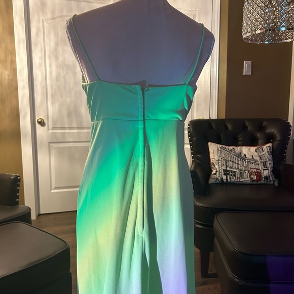 Light green formal dress, Summertime long dress, spaghetti straps - Picture 4 of 6